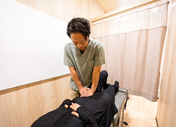 くすの樹接骨院　多布施院　【鍼灸】(骨盤のゆがみを整えます。)