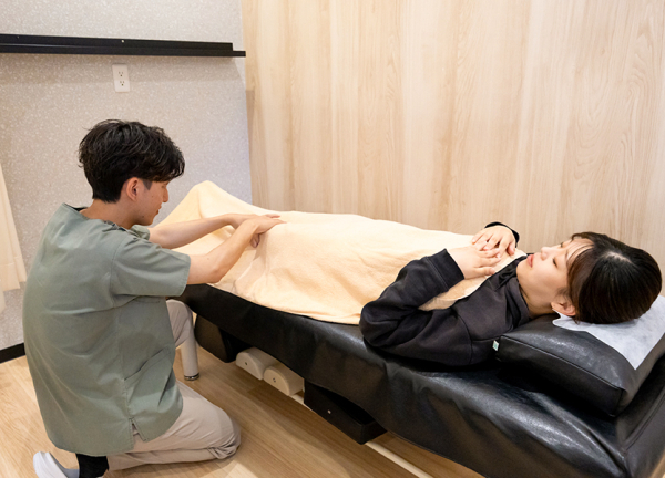 くすの樹接骨院　多布施院　【鍼灸】(膝痛も解消に導きます。)