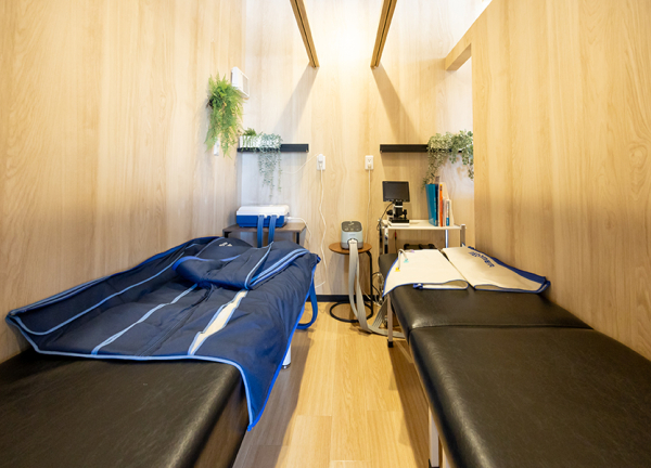 くすの樹接骨院　多布施院　【鍼灸】(同時に施術を受けられます。)