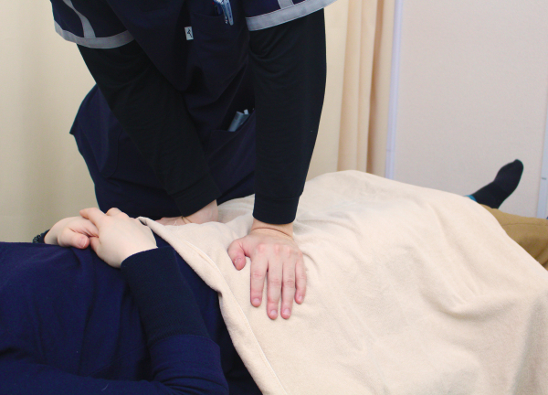 京成曳舟駅前プラザ接骨院・はり灸院【鍼灸】(ストレッチで股関節の可動域を拡げましょう)