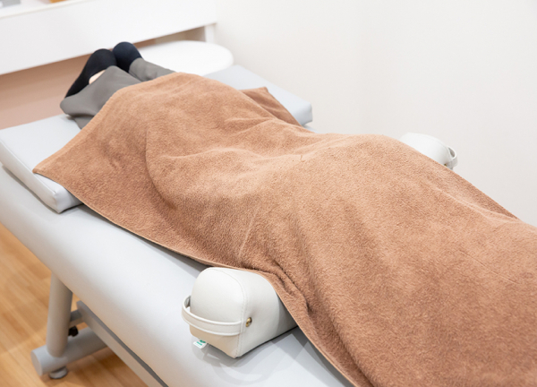 ゆがんだ骨盤を整えます。