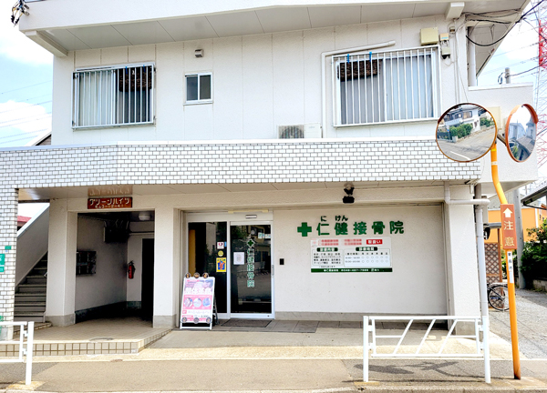当施設の外観です。