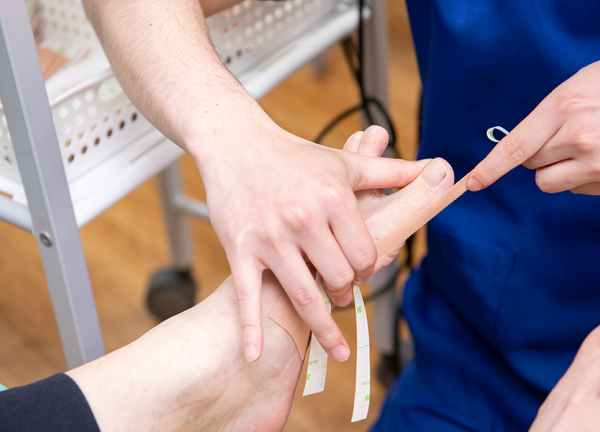 久米川駅前接骨院(外反母趾のお悩みも解消に導きます。)