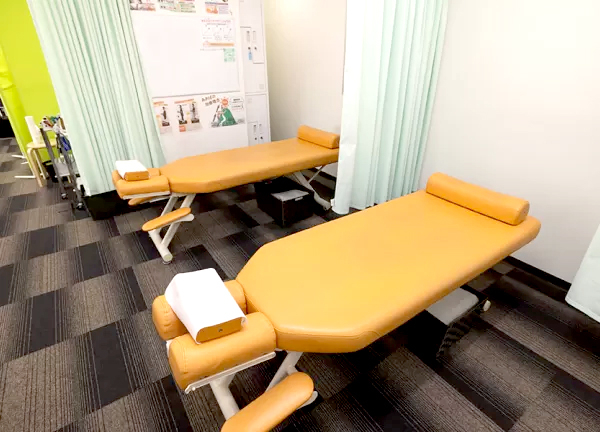 南７条あおば整骨院【鍼灸】(うつ伏せがしやすいベッドもご用意しています。)