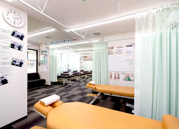 南７条あおば整骨院【鍼灸】(広々とした空間です。)