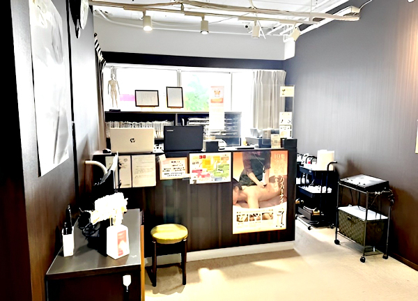 ＫＯＫＵＡ鍼灸院・整骨院 新潟万代店(受付はこちらです。いつでもご相談ください。)