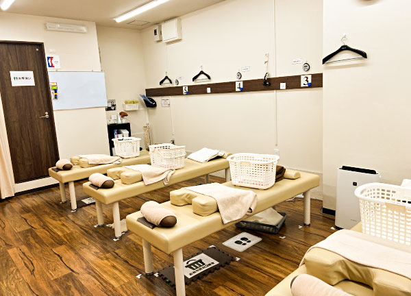 下赤塚北口接骨院(清潔な施術室です。)