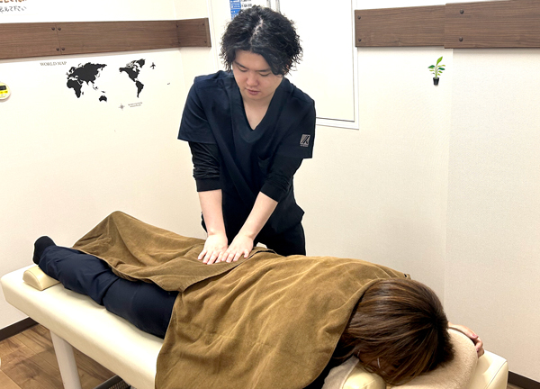 成田美郷台接骨院(硬くなった筋肉をほぐしていきます。痛みの少ないソフトな施術です。)