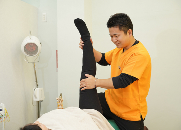 ひだまり整骨院・ひだまり鍼灸マッサージ院 (美脚ラインにするために、骨格を調整します。)