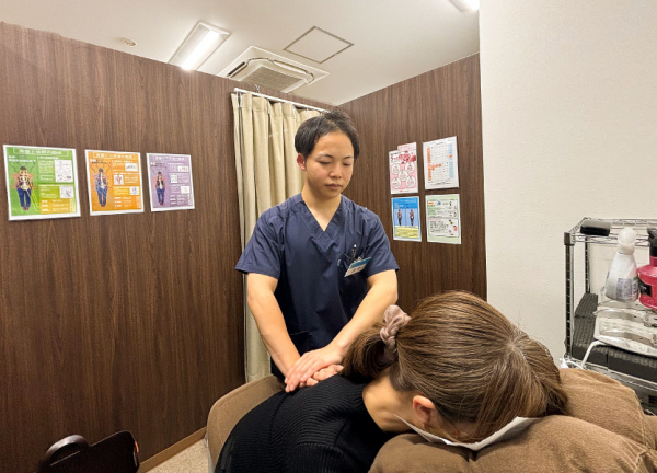 与野名倉堂鍼灸院・整骨院(デスクワークなどの首の痛みや肩こりを緩和いたします。)