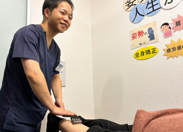 与野名倉堂鍼灸院・整骨院(特殊なローラーを使って、骨格調整をいたします。)