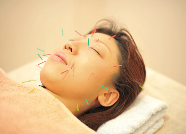 広尾ＦＩＥＬＤ鍼灸整骨院（恵比寿）(美容鍼でお顔のシワやくすみなどの緩和をいたします。)