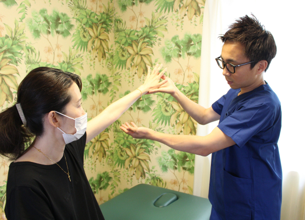 チョウ接骨院(お身体状況を確認します。)