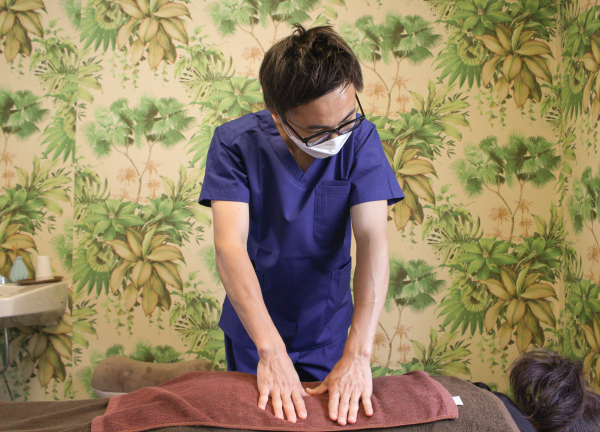 チョウ接骨院(疲れている筋肉を丁寧にほぐしていきます。)