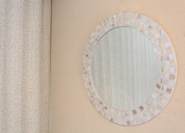 チョウ接骨院(身だしなみを整える鏡もご用意しております。)