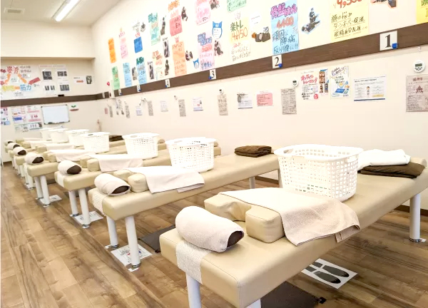 今池南接骨院(施術中はカーテンで仕切られております。)