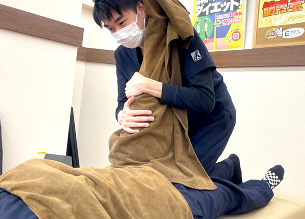 小平南口接骨院(骨盤の歪みを調整し、もとの位置へ戻していきます。産後の骨盤調整も対応しております。)