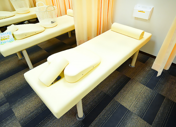 古淵あおば整骨院はりきゅう院(落ち着いた色合いの空間です。)