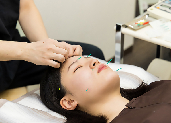 琴似あおば鍼灸整骨院(美容鍼で肌深層へアプローチします。)