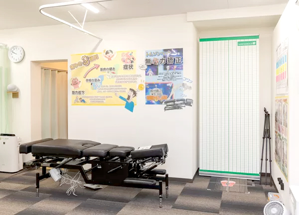 琴似あおば鍼灸整骨院(トムソンベッドです。)