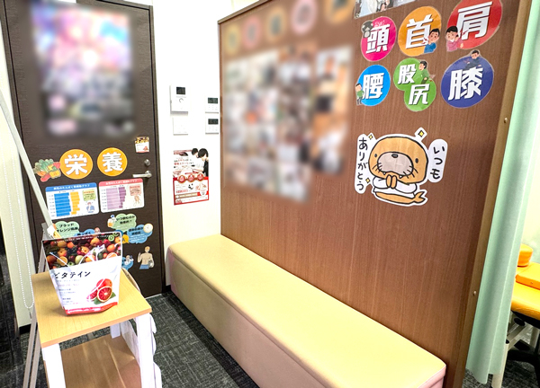 こころ整体院　博多院(受付後は待合スペースでおくつろぎください。)