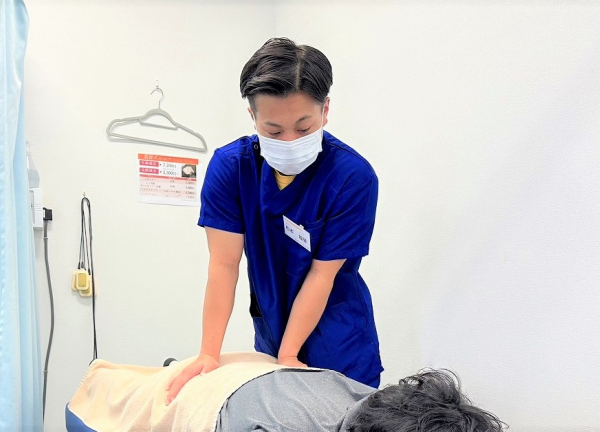 宇都宮峰鍼灸整骨院(ストレッチを用いた姿勢調整を行います。)