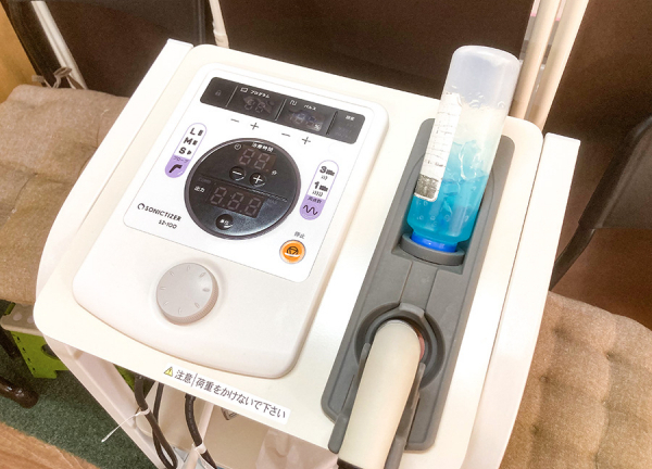 もみいはりきゅう整骨院(電気を流して深部の筋肉を緩和します。)