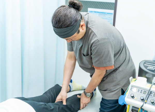 いつき整骨院(足まわりをほぐして疲労物質を体外へ排出します)