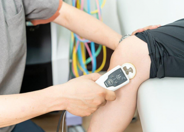 いつき整骨院(電気刺激で組織の再修復を目指します)