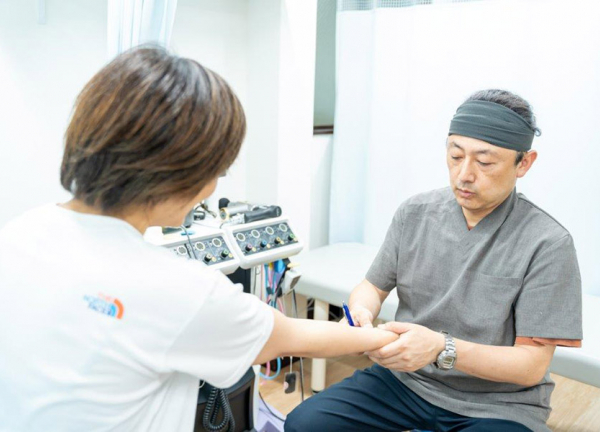 いつき整骨院(お身体の状態を確認します)