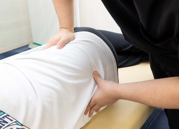 栄町あおば整骨院(緊張した筋肉をほぐします。)