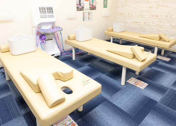 栄町あおば整骨院(施術ベッドです)