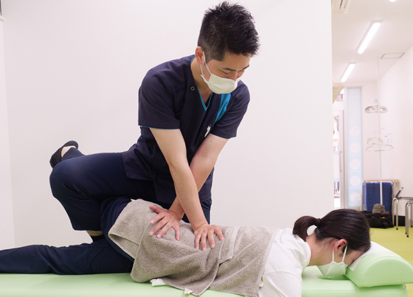 ＮＯＭＯＫＯＴＳＵ鍼灸整骨院　松原商店街院(骨盤を正しい位置に戻します。)