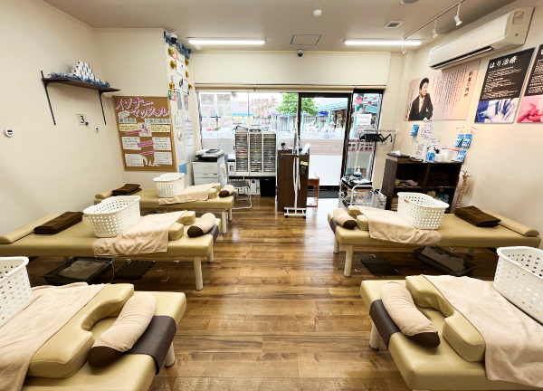 狭山ヶ丘駅前接骨院(広々とした院内です。)