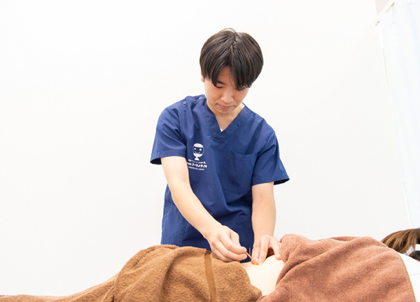 マーサ鍼灸整骨院　イトーヨーカドー横浜別所院(局所的な痛みは鍼でアプローチいたします。)