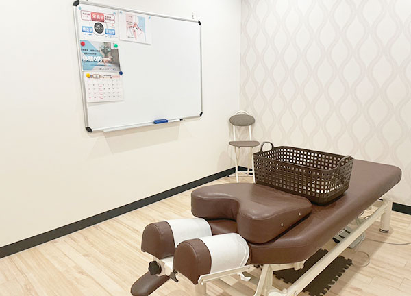 くまのみ整骨院　南越谷駅前院(個室での施術にもご対応しています。)