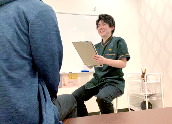 くまのみ整骨院　南越谷駅前院(丁寧なカウンセリングでお悩みをヒアリングします。)