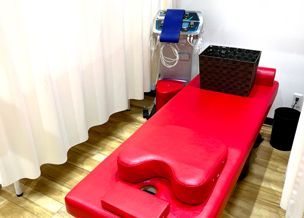 こころ整体院　札幌ノルベサ院(ベッドごとにカーテンで仕切りプライバシーにも配慮しています。)