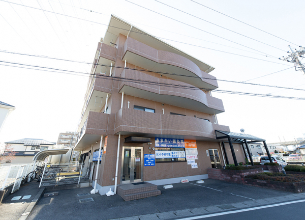 宇都宮線・小山駅から徒歩10分の場所にある鍼灸院です