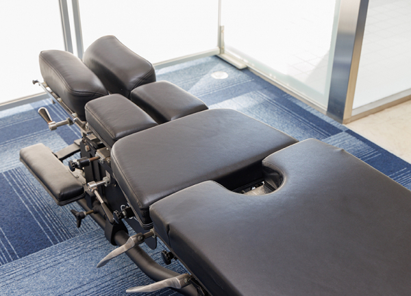 札幌円山あおば鍼灸接骨院(うつ伏せになりやすいベッドです。)