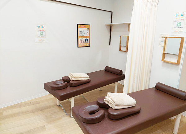 リーフ整骨院　二俣川院(カーテンで仕切れるので周りを気にせず施術★)