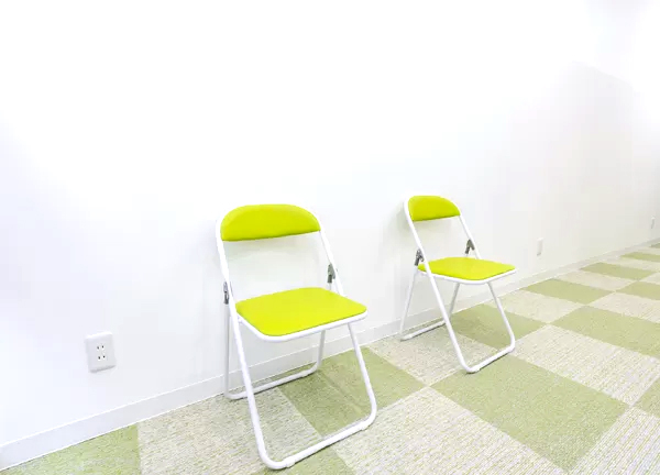 ＮＯＭＯＫＯＴＳＵ鍼灸整骨院　よこはまばし院(ご案内まで待合スペースでお待ちください。)