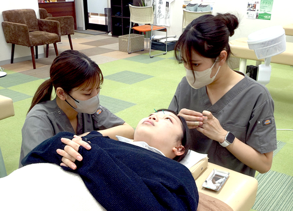すずらん鍼灸接骨院　飯田アップルロード院(手技以外にも鍼による施術で不調にアプローチします。)