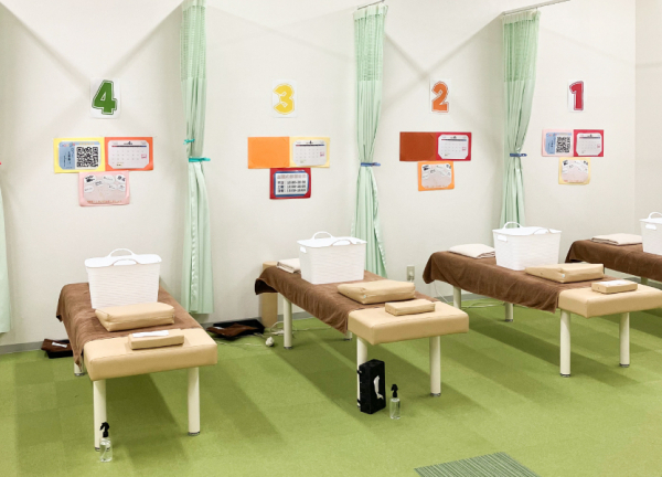 すずらん鍼灸接骨院　飯田アップルロード院(広々とした院内です。)