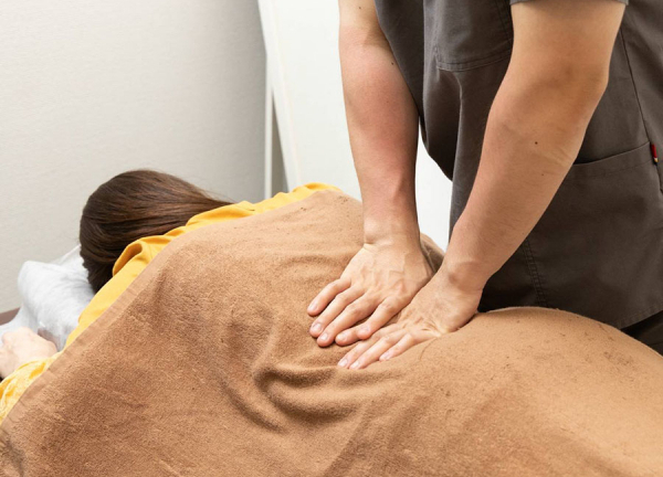 ハリライフ大森鍼灸整骨院(つらい腰痛の解消を目指します。)