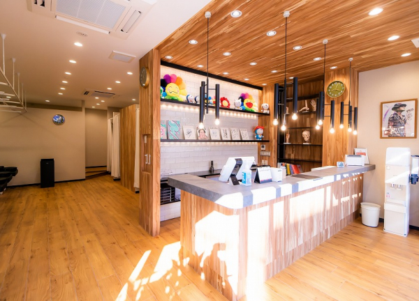 笑顔道喜多見駅の接骨院・はり灸院(受付けの様子でございます。)