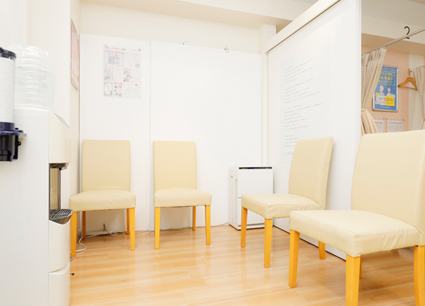 あい鍼灸院・接骨院　笹塚駅院(待合室です。)