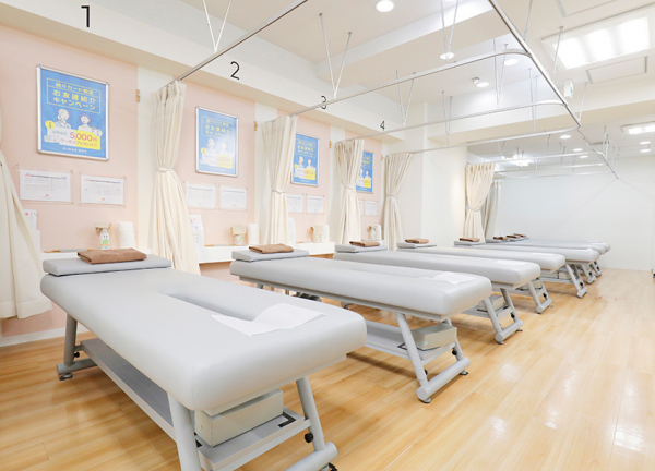 あい鍼灸院・接骨院　笹塚駅院(施術ベッドです。)