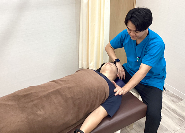 向ヶ丘遊園かなで整骨院(デスクワークで疲労した首回りを緩和します♪)