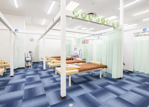 湘南台あおば接骨院はりきゅう院(施術ベッドです。)